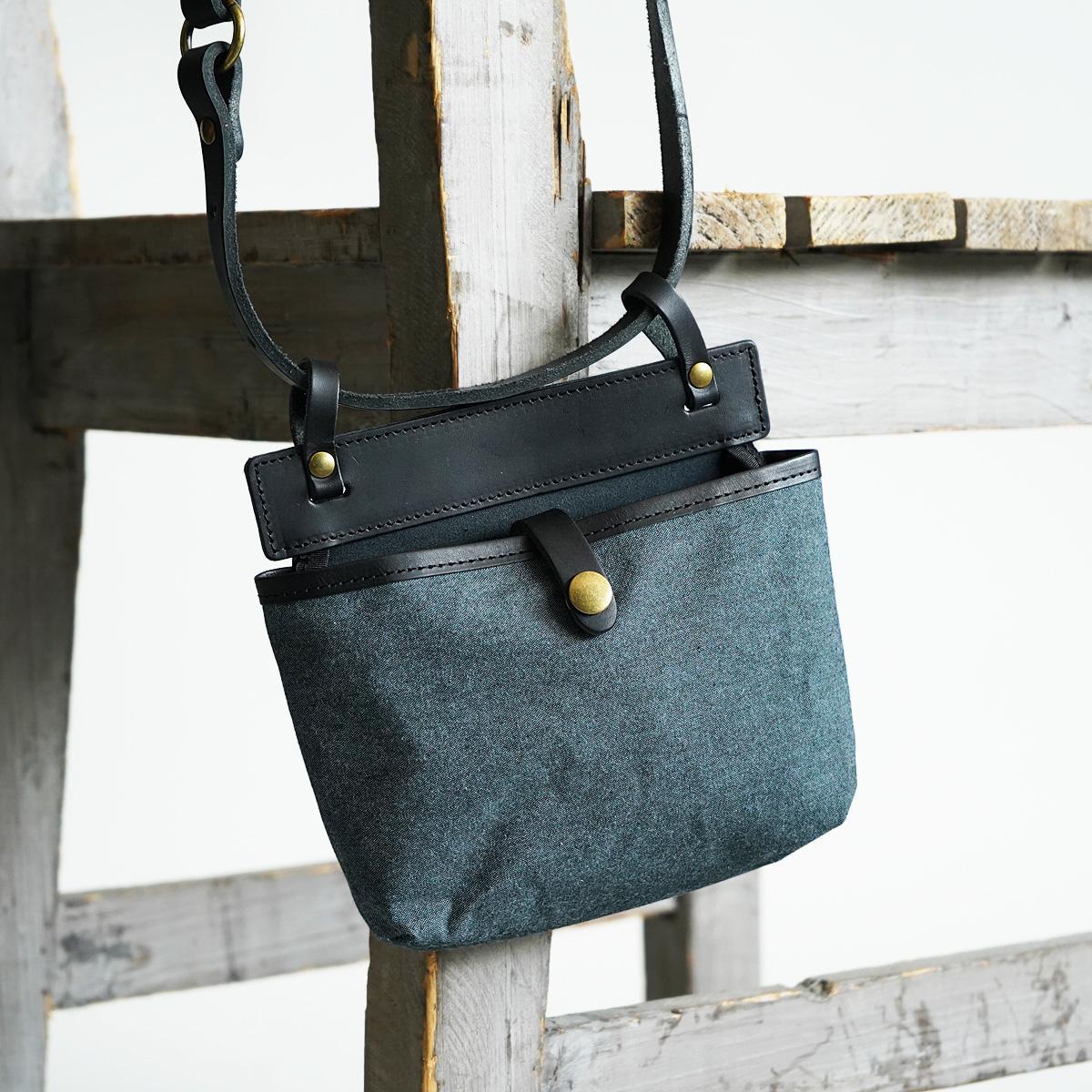 防水アウトドア　ウエストバッグ