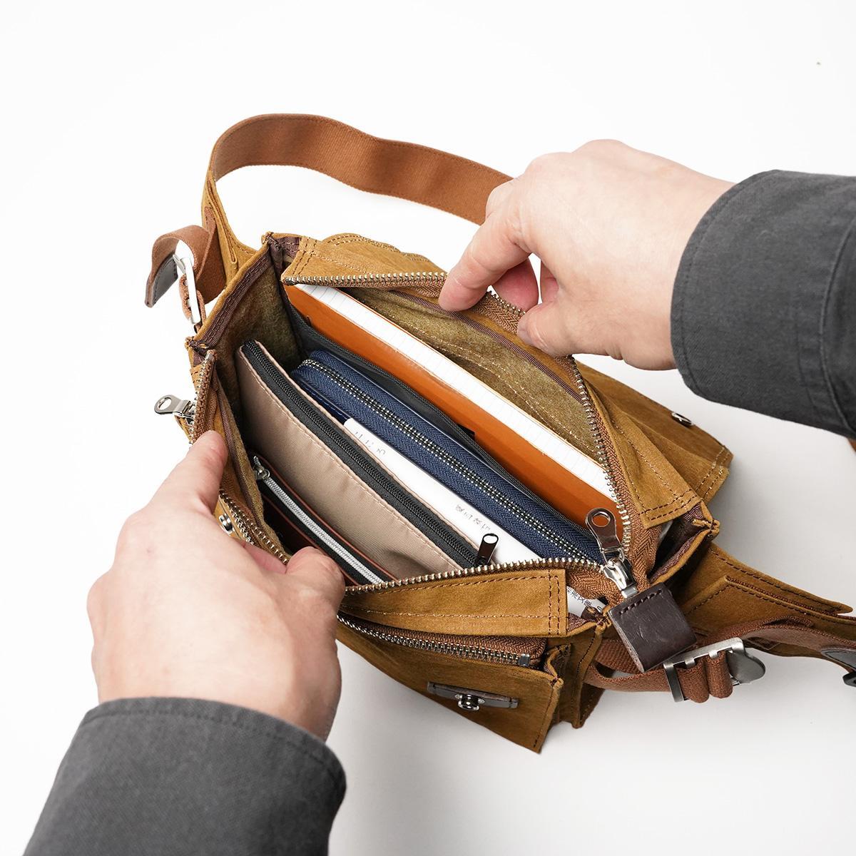 シェルターダック フラップボディバッグ