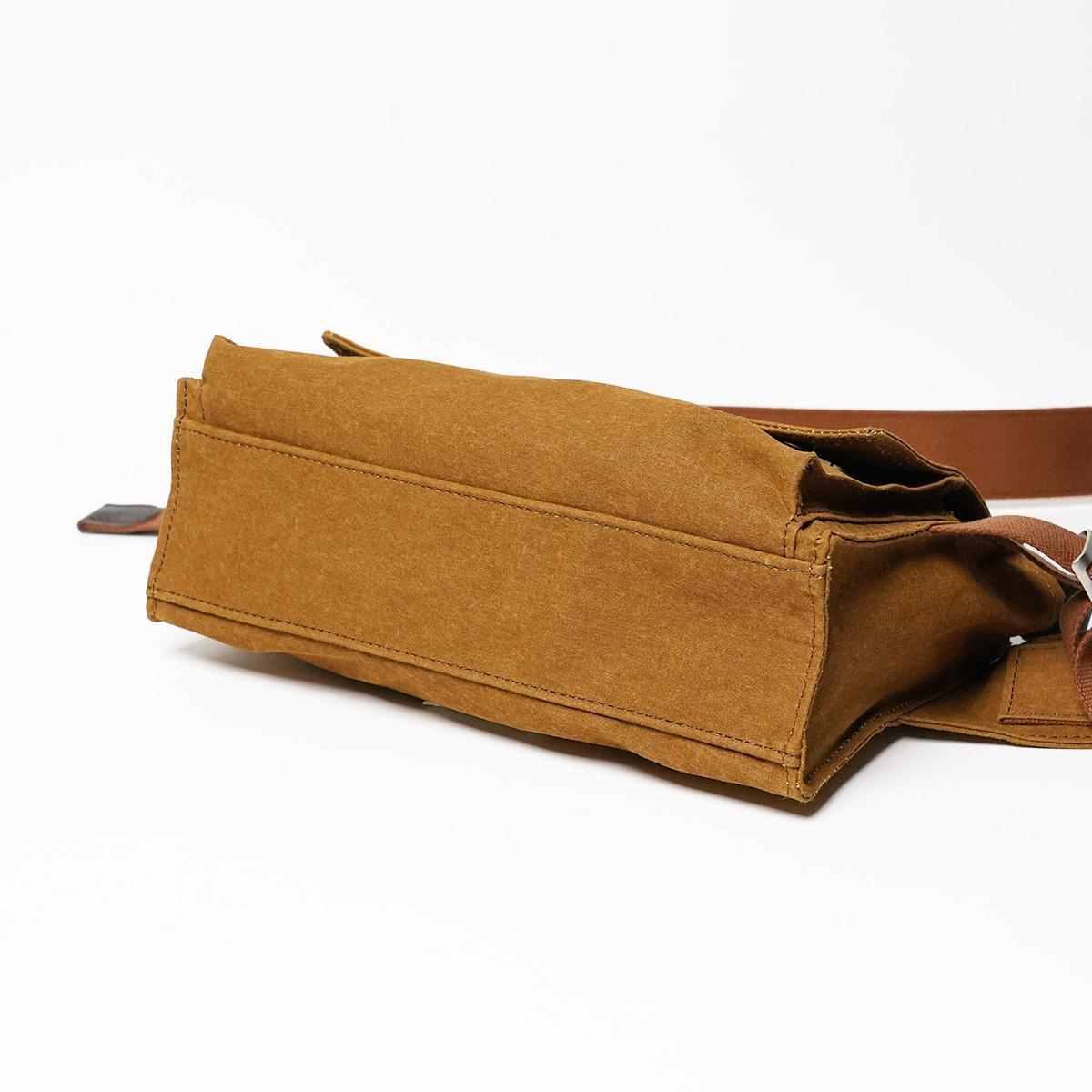 シェルターダック フラップボディバッグ