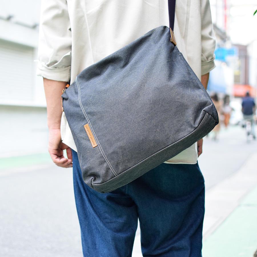 フェイス　キーリング付きショルダーバッグ（Lサイズ）