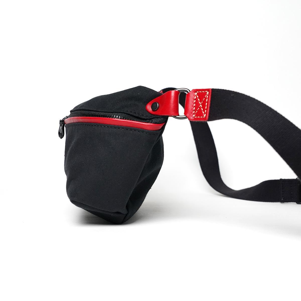 BLACK セパレートミニボディバッグ