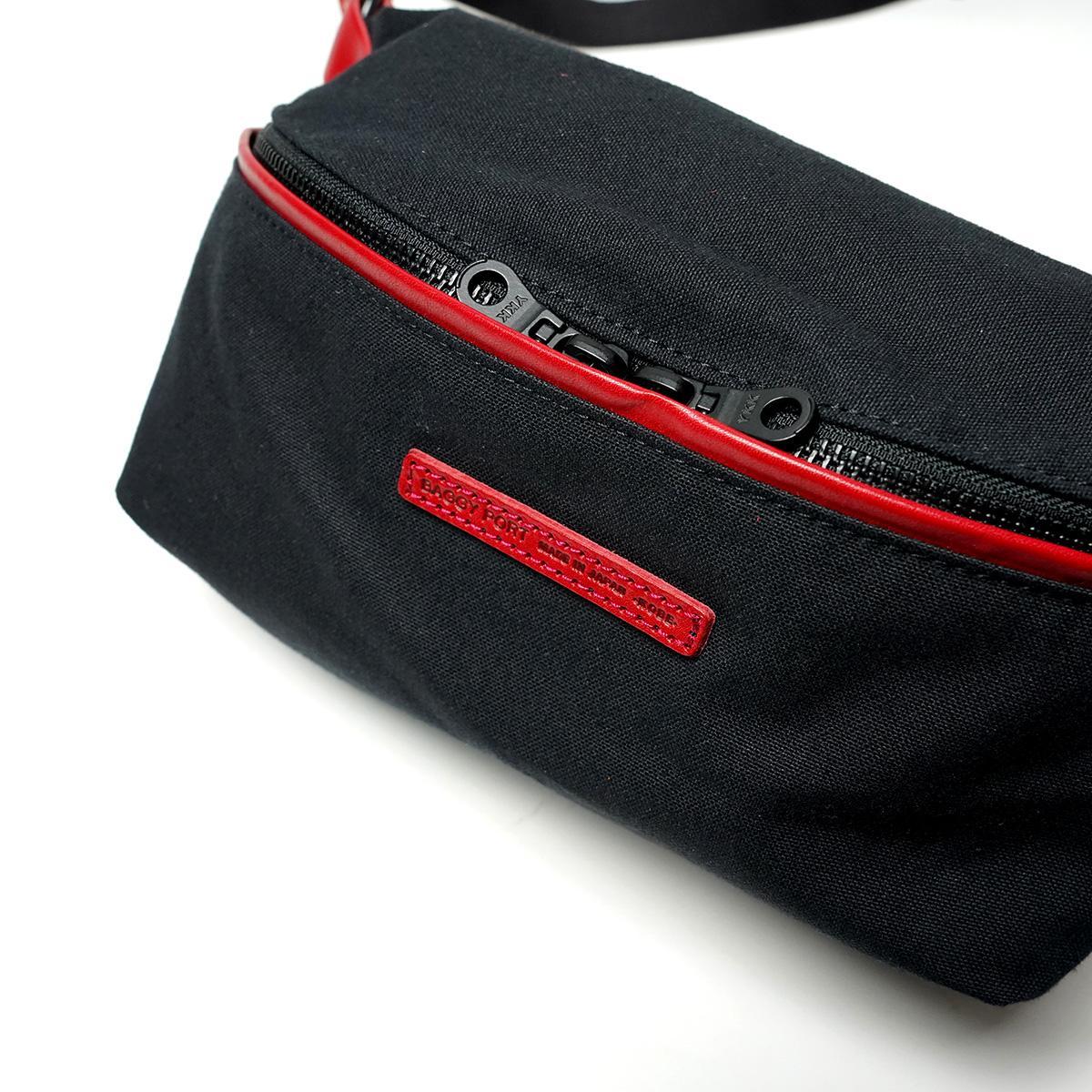 BLACK セパレートミニボディバッグ