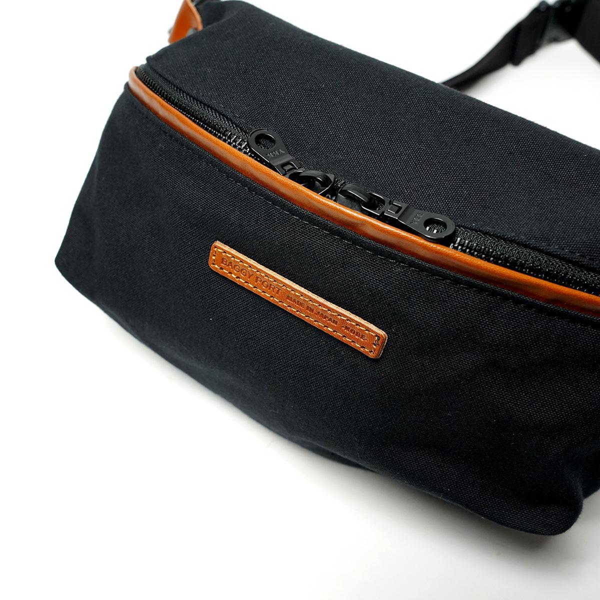 BLACK セパレートミニボディバッグ