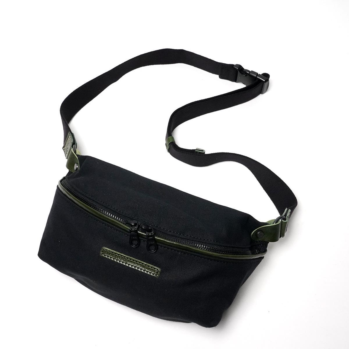 BLACK セパレートミニボディバッグ