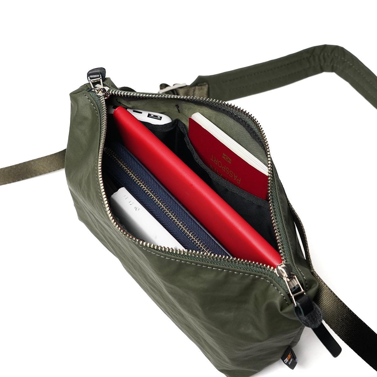 GRINZA -グリンザ- 舟形ミニショルダーバッグ