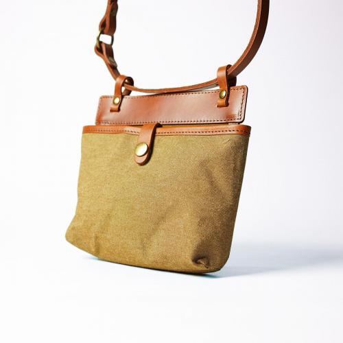 防水アウトドア　ウエストバッグ