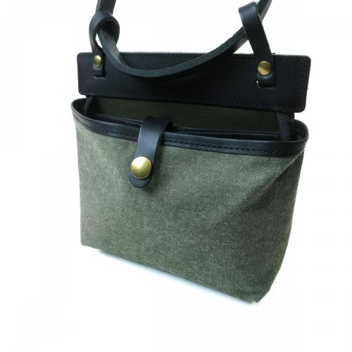 防水アウトドア　ウエストバッグ