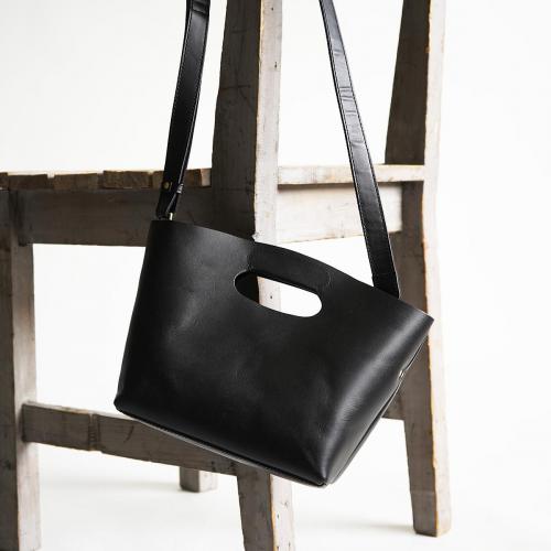 VIレザー（姫路レザー）　くり手ミニショルダーバッグ