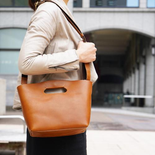 VIレザー（姫路レザー）　くり手ミニショルダーバッグ