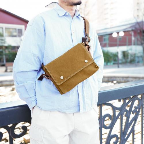 シェルターダック フラップボディバッグ