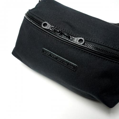 BLACK セパレートミニボディバッグ