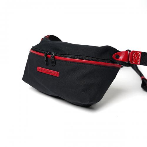 BLACK セパレートミニボディバッグ