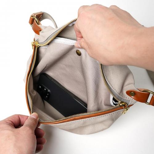 BLACK セパレートミニボディバッグ