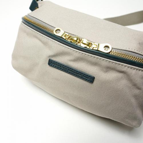 BLACK セパレートミニボディバッグ