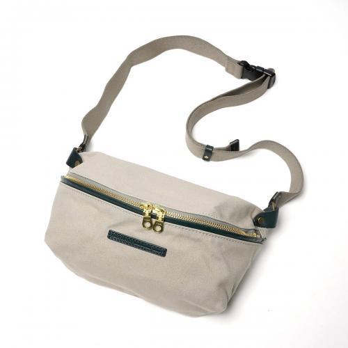 BLACK セパレートミニボディバッグ