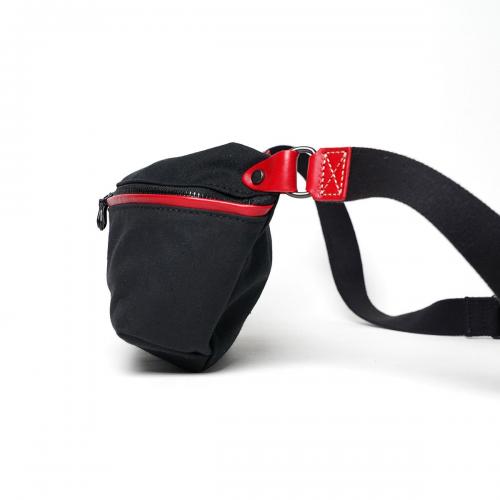 BLACK セパレートミニボディバッグ