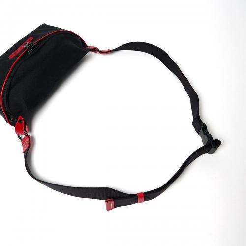 BLACK セパレートミニボディバッグ