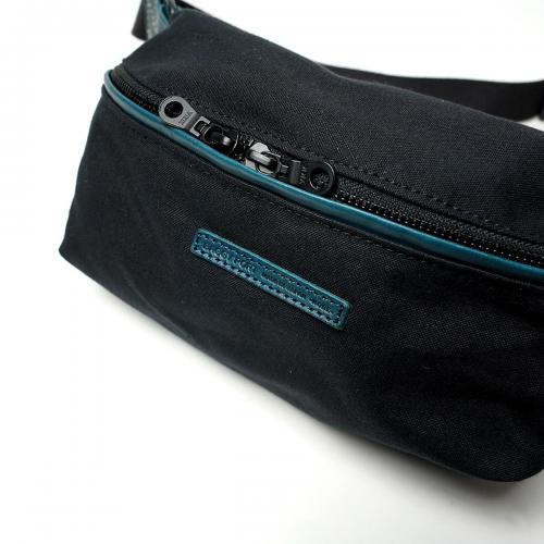 BLACK セパレートミニボディバッグ