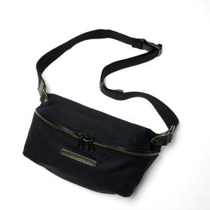 BLACK セパレートミニボディバッグ